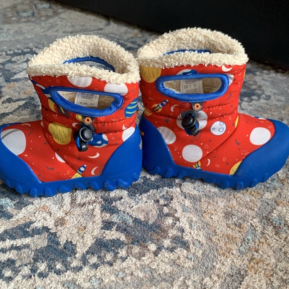 Bogs B Moc waterproof winter boots red rockets/space toddler size 6 - Picture 4 of 7